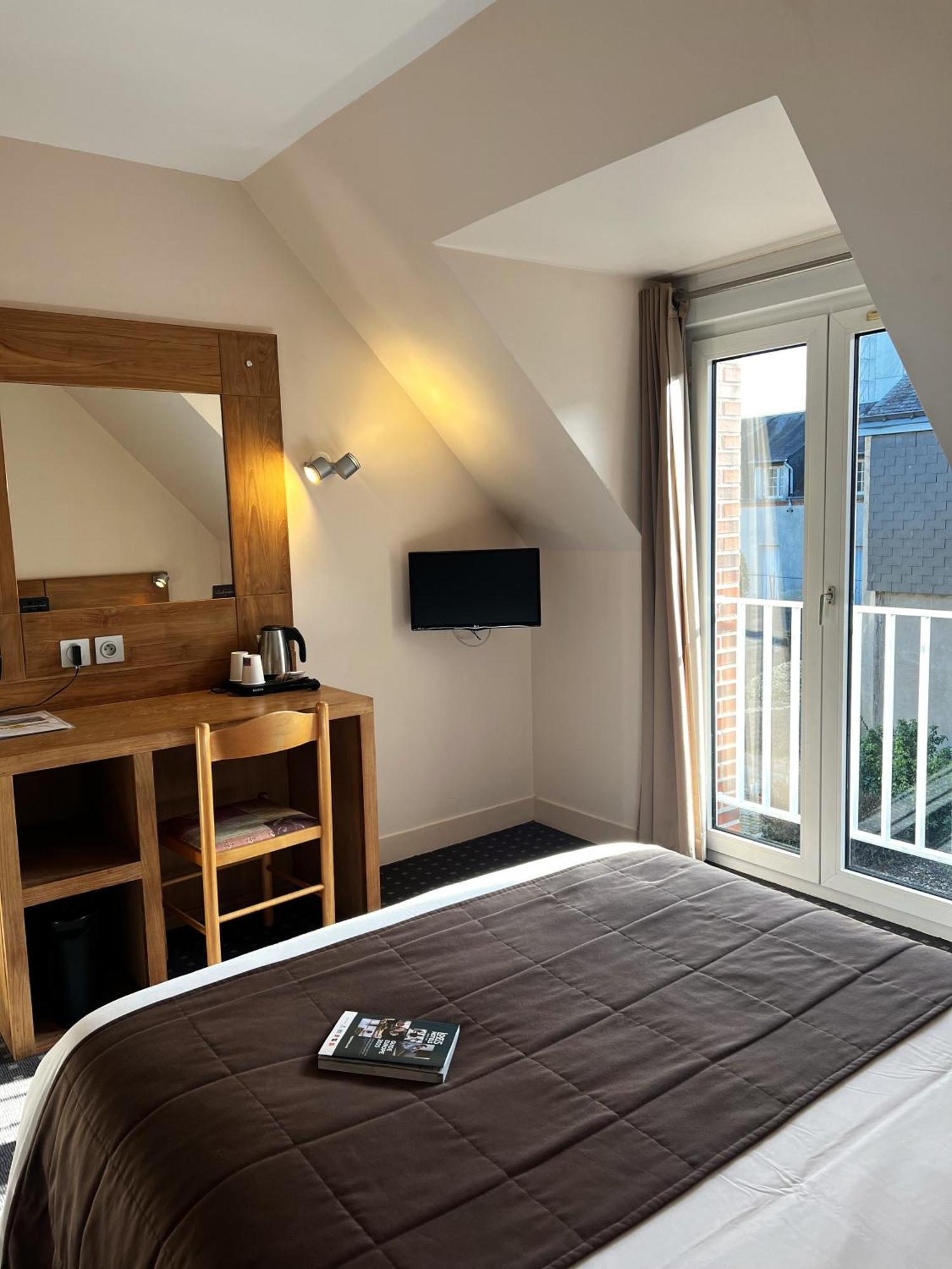 Logis Hotel Restaurant Du Labrador Saint-Benoît-sur-Loire 외부 사진