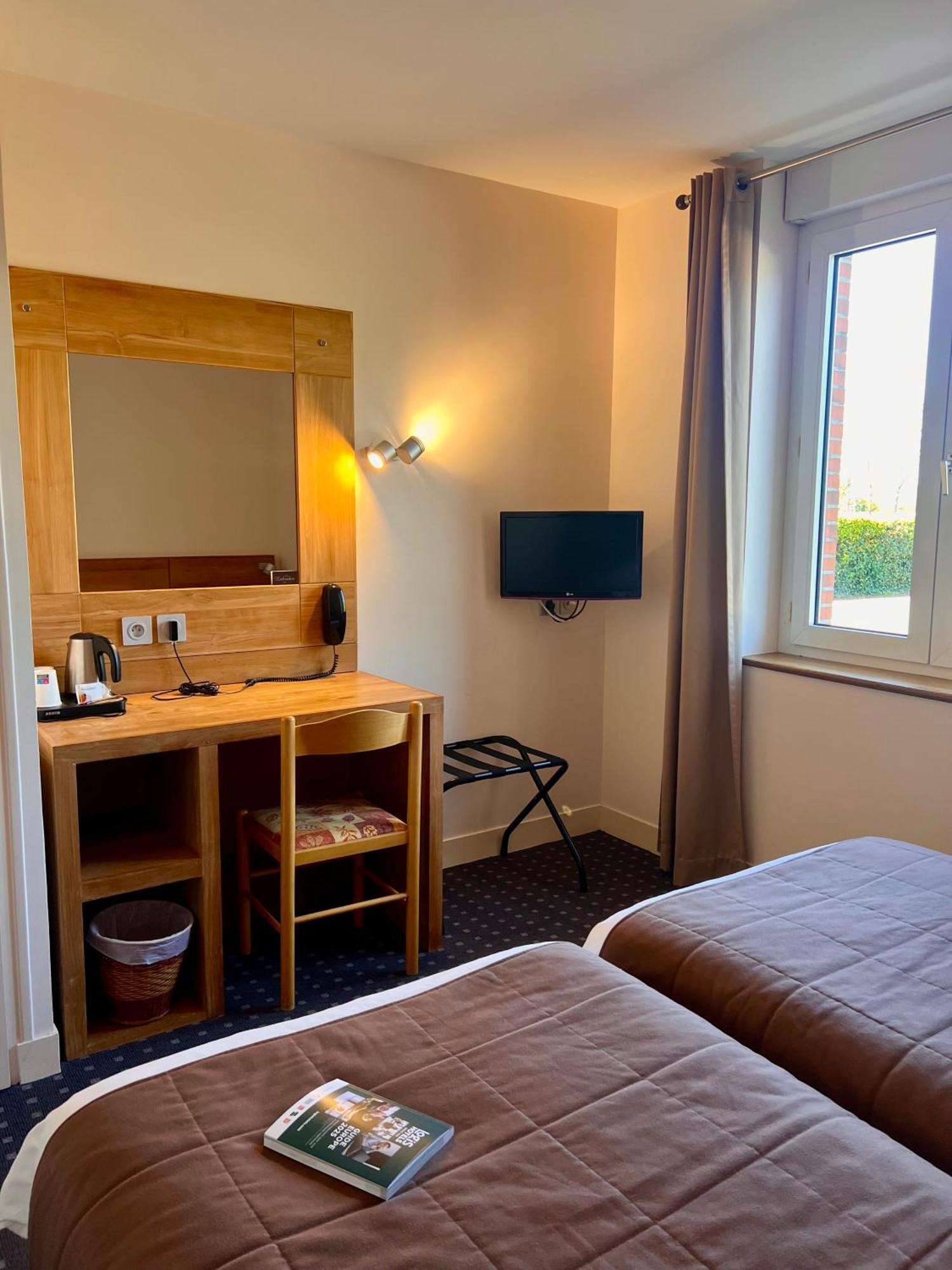 Logis Hotel Restaurant Du Labrador Saint-Benoît-sur-Loire 외부 사진
