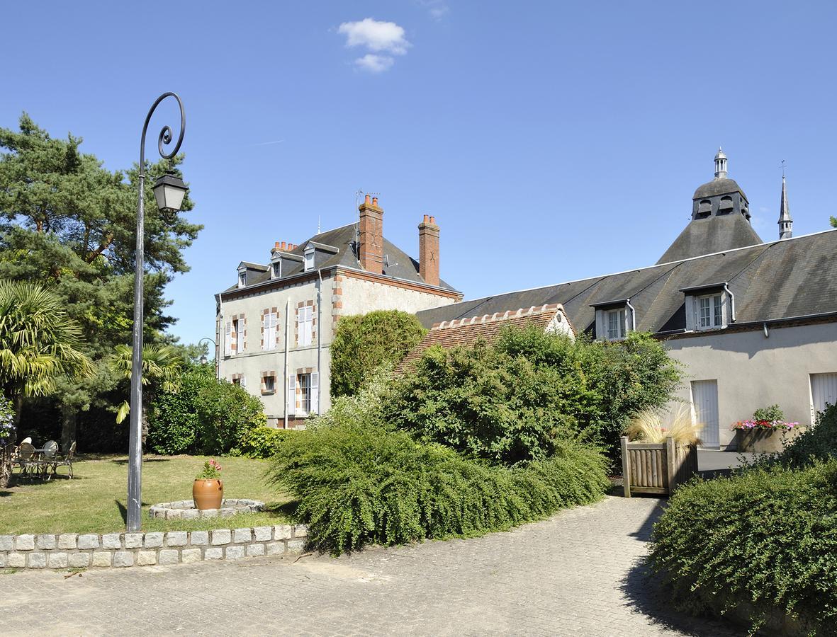Logis Hotel Restaurant Du Labrador Saint-Benoît-sur-Loire 외부 사진