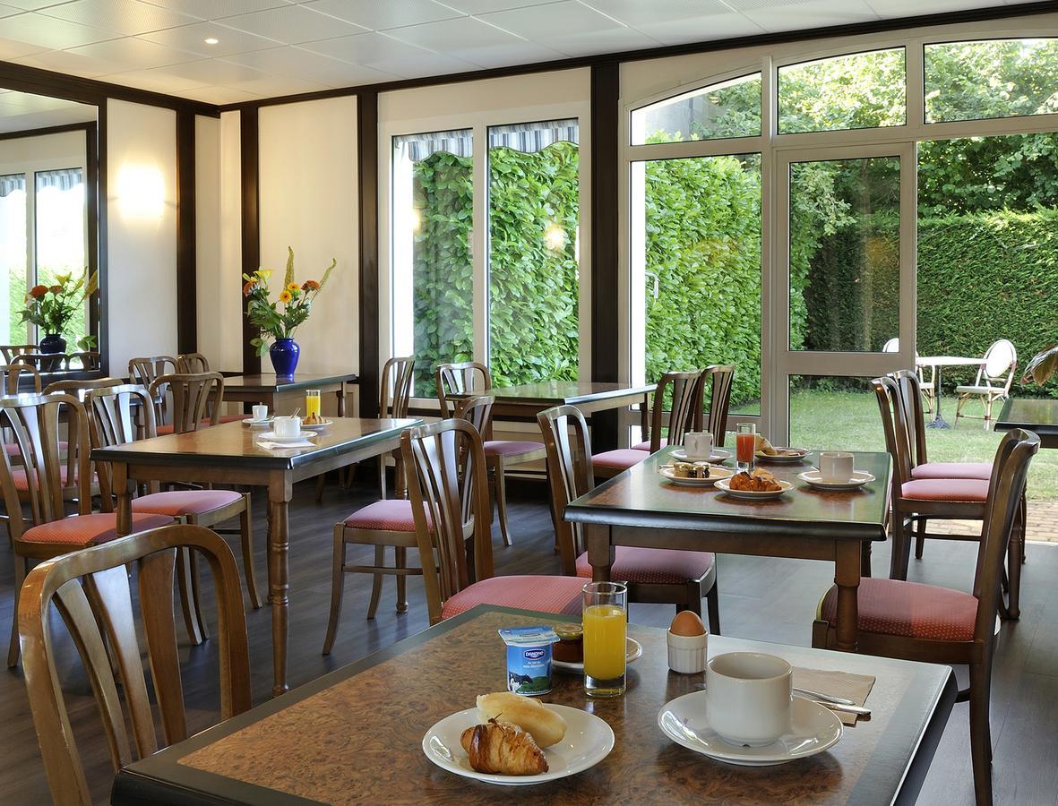 Logis Hotel Restaurant Du Labrador Saint-Benoît-sur-Loire 외부 사진