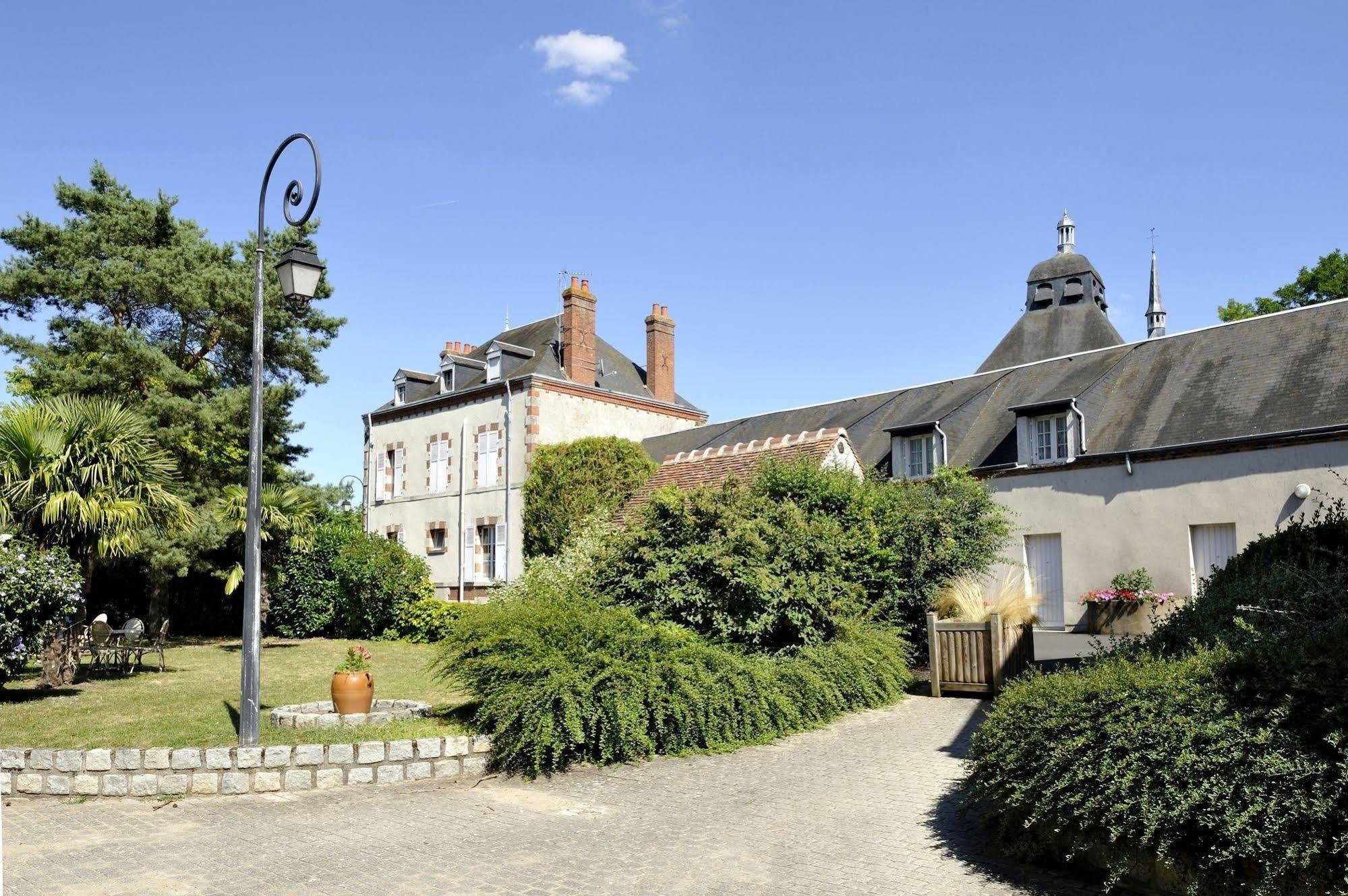 Logis Hotel Restaurant Du Labrador Saint-Benoît-sur-Loire 외부 사진